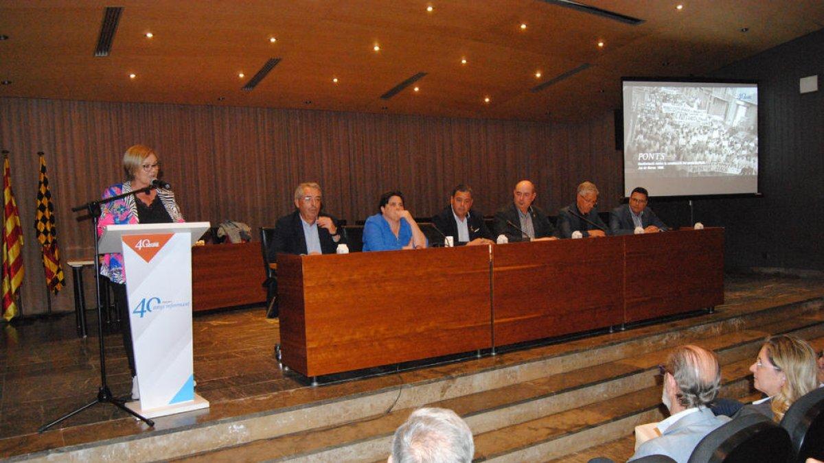 Anna Gómez, en el acto inaugural con Santiago Costa, Estefania Rufach, Miquel Plensa, Jordi Ignasi Vidal, Claudi Vidal y Marc Miret.