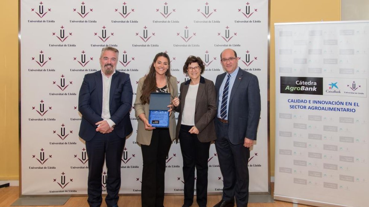 Un estudi per reduir el nitrogen en purins fent servir menys proteïna en la dieta dels porcs, premiat per la UdL