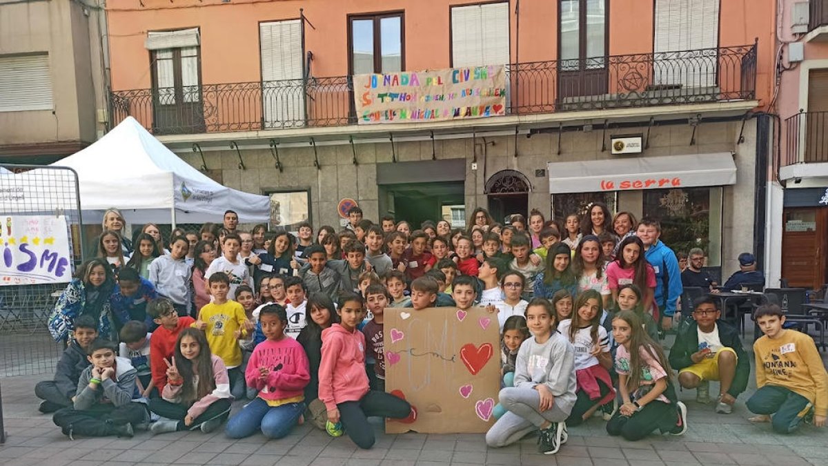 Los jóvenes de La Seu que participaron en la jornada de ayer.