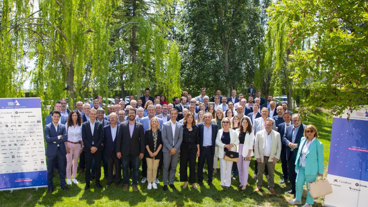 Imatge del dinar celebrat ahir amb espònsors i autoritats per presentar-los la trobada.