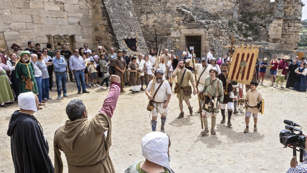 Imagen ayer de la presentación de uno de los grupos de recreación medieval.