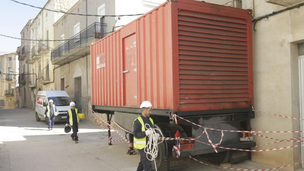 Imatge d’arxiu d’un grup electrogen que Endesa va instal·lar al Soleràs el març del 2017.