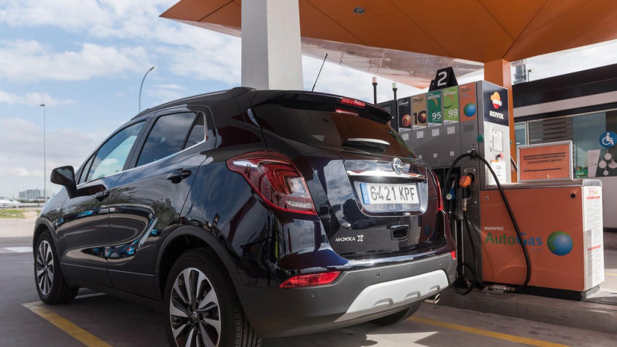 Combinar models de GN i elèctrics podria reduir un 46% els costos d'empreses