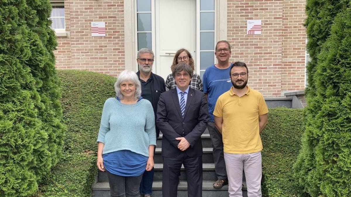 Diputats de la CUP es van reunir ahir amb Puigdemont.