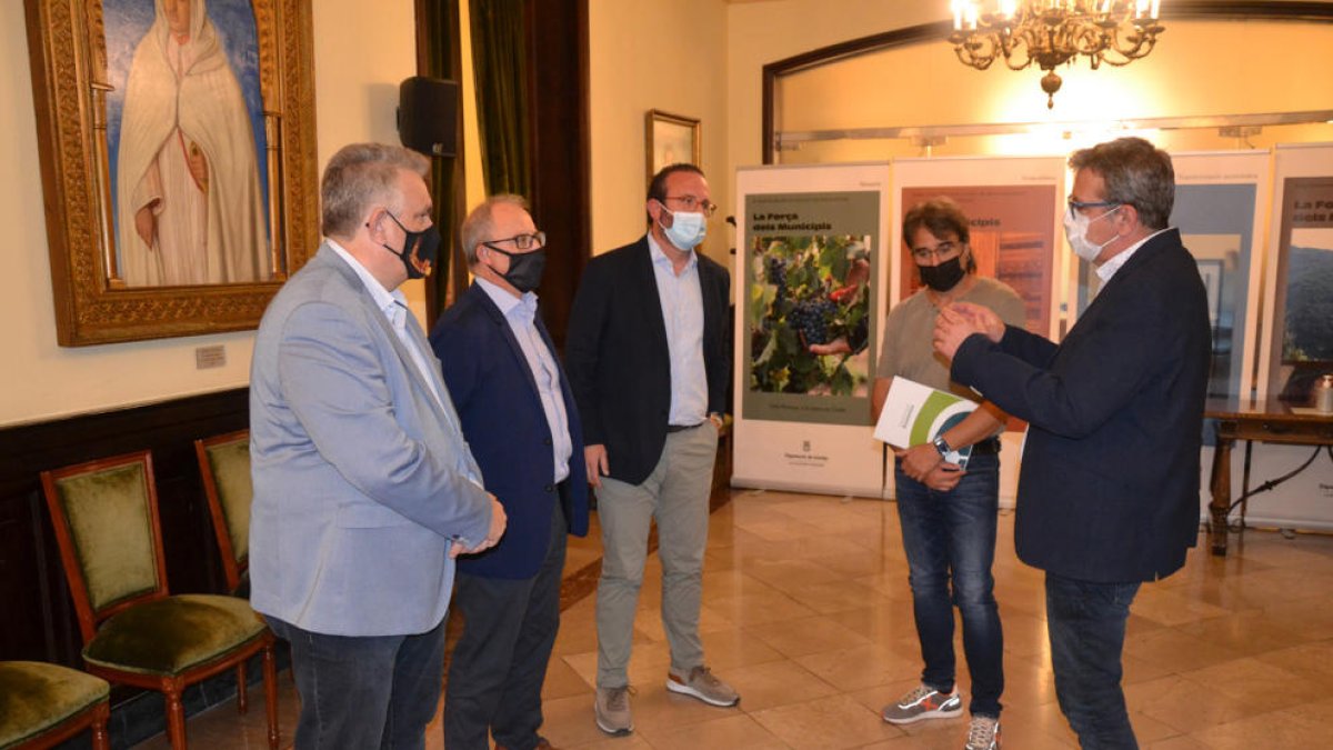 Saltó y Talarn en la firma del convenio ayer en la Diputación.