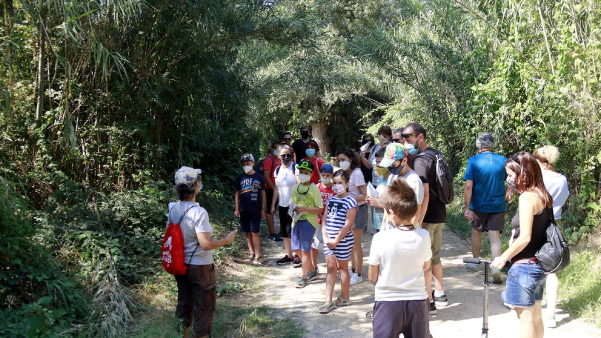 Visita guiada al Parque de la Media de Lleida para darlo a conocer como espacio para refugiarse del calor en verano