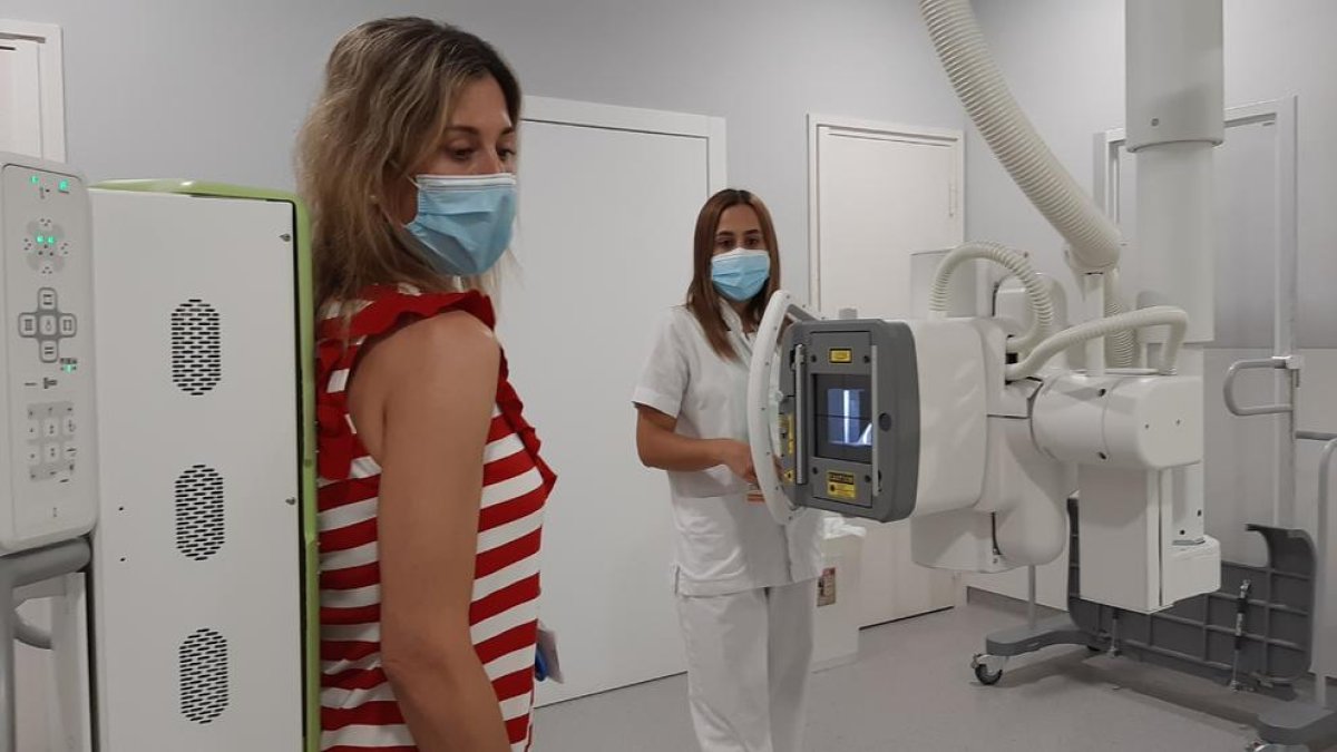 Imatge d’una prova de radiologia al centre d’atenció primària de Tàrrega.
