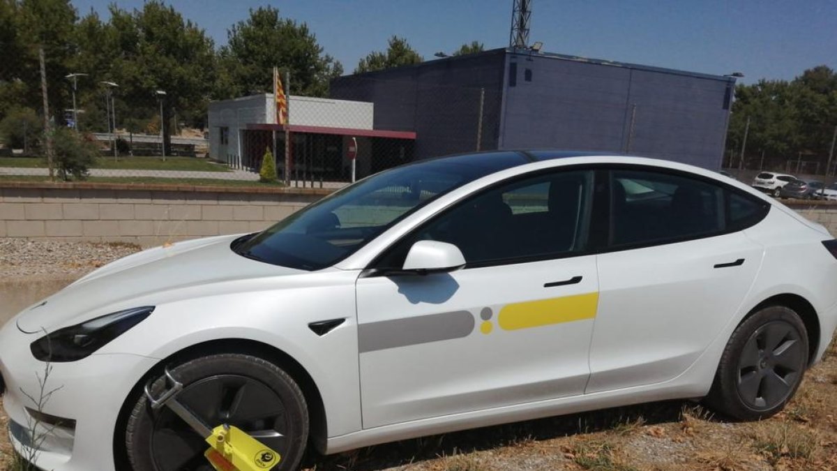 El taxi fue inmovilizado por los Mossos d’Esquadra.