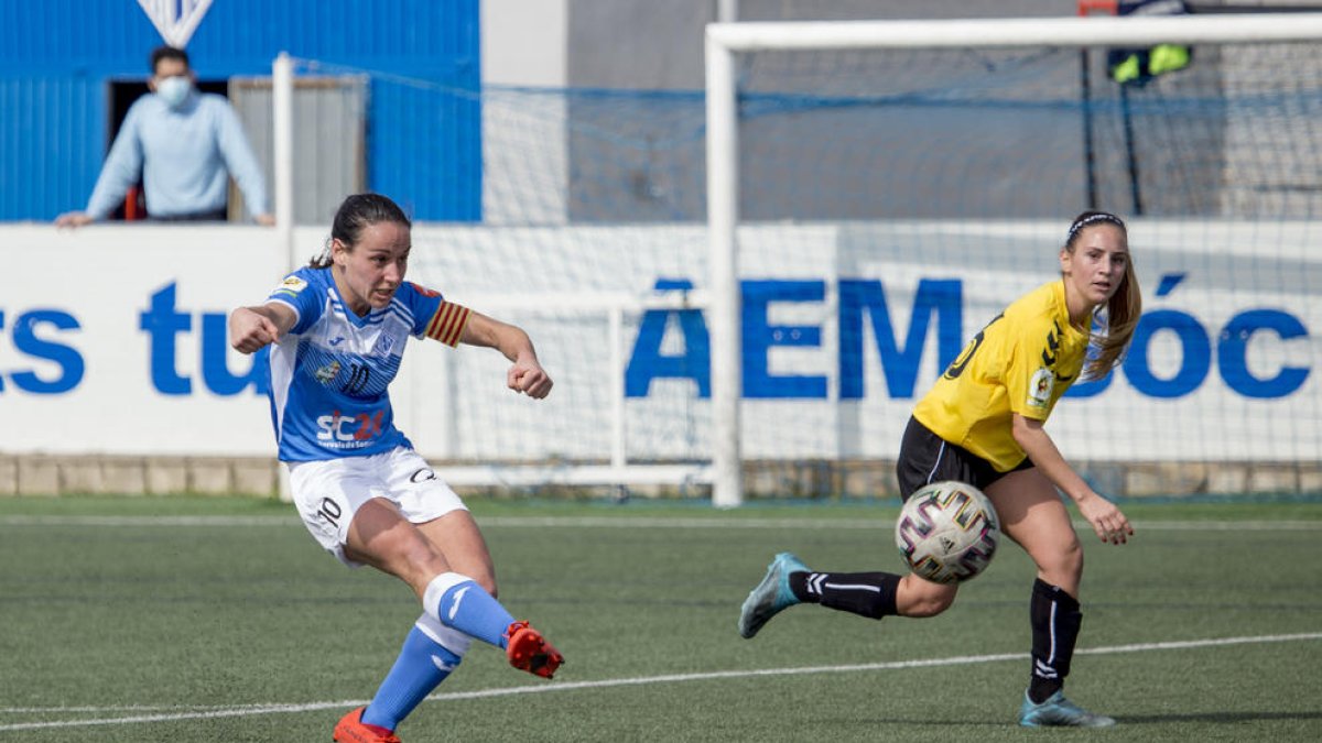 La capitana i golejadora Vanesa Núñez ‘Pixu’ durant un partit de la temporada anterior.