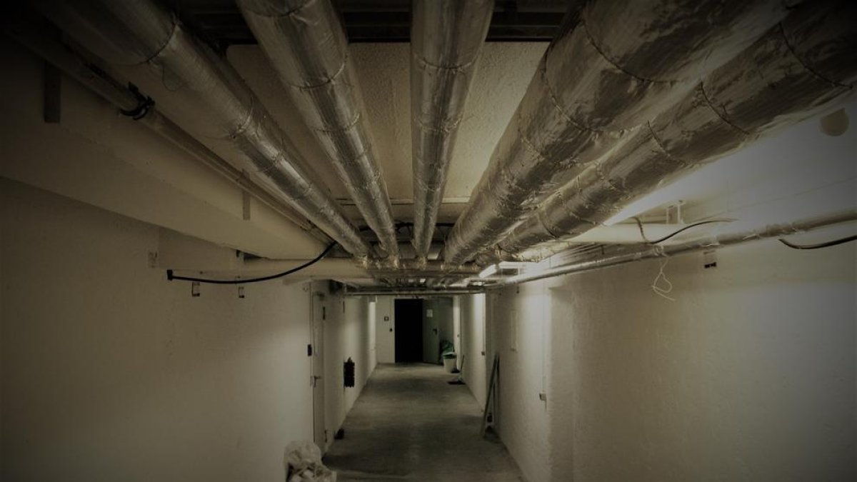 Imagen de archivo de un sótano