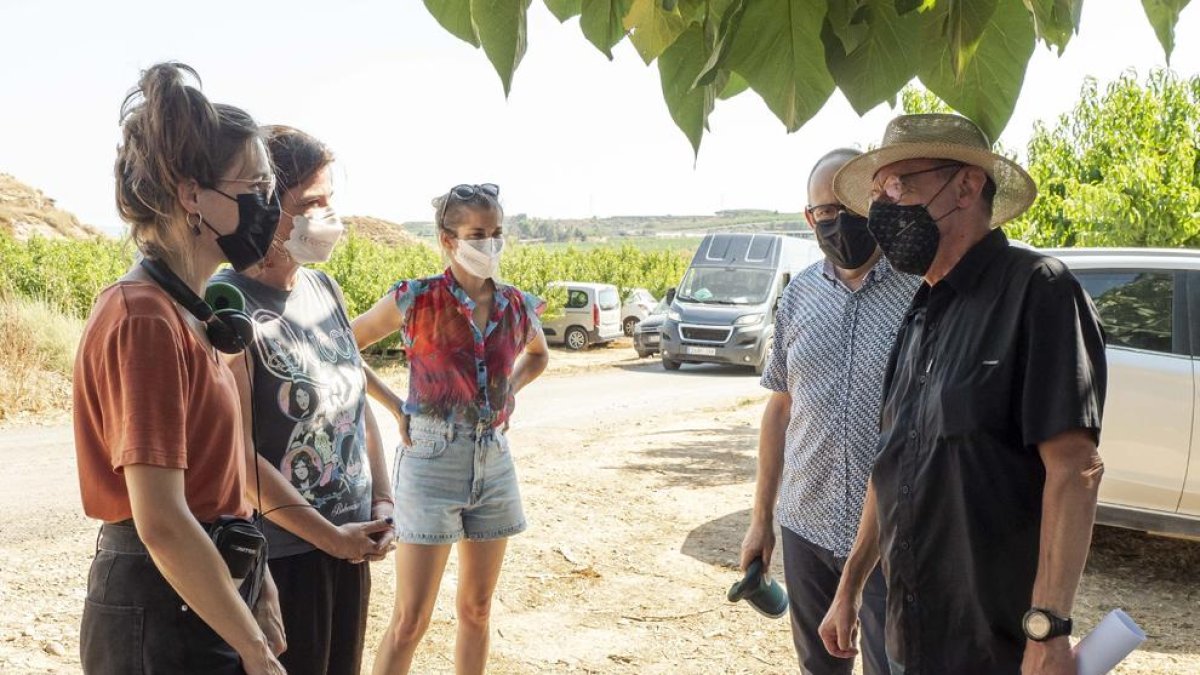 El alcalde de Lleida, el jueves con la cineasta en el rodaje.