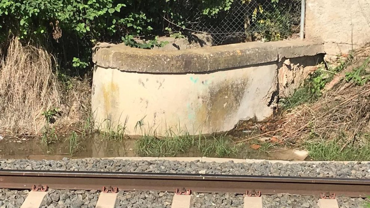 Filtración en la zona de las vías el pasado fin de semana.