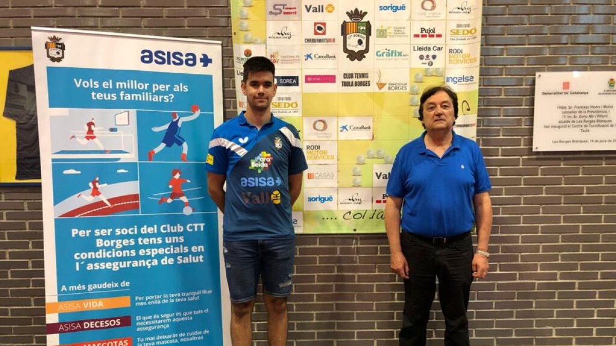 Alberto Lillo, al costat del president del club, Enric Vall.