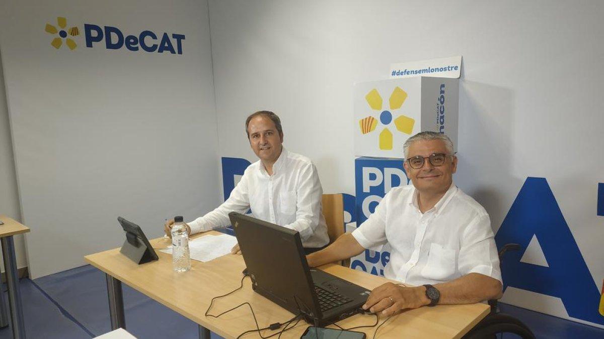 Manel Solé y Jordi Latorre participaron en la asamblea telemática desde la sede del partido en Lleida.