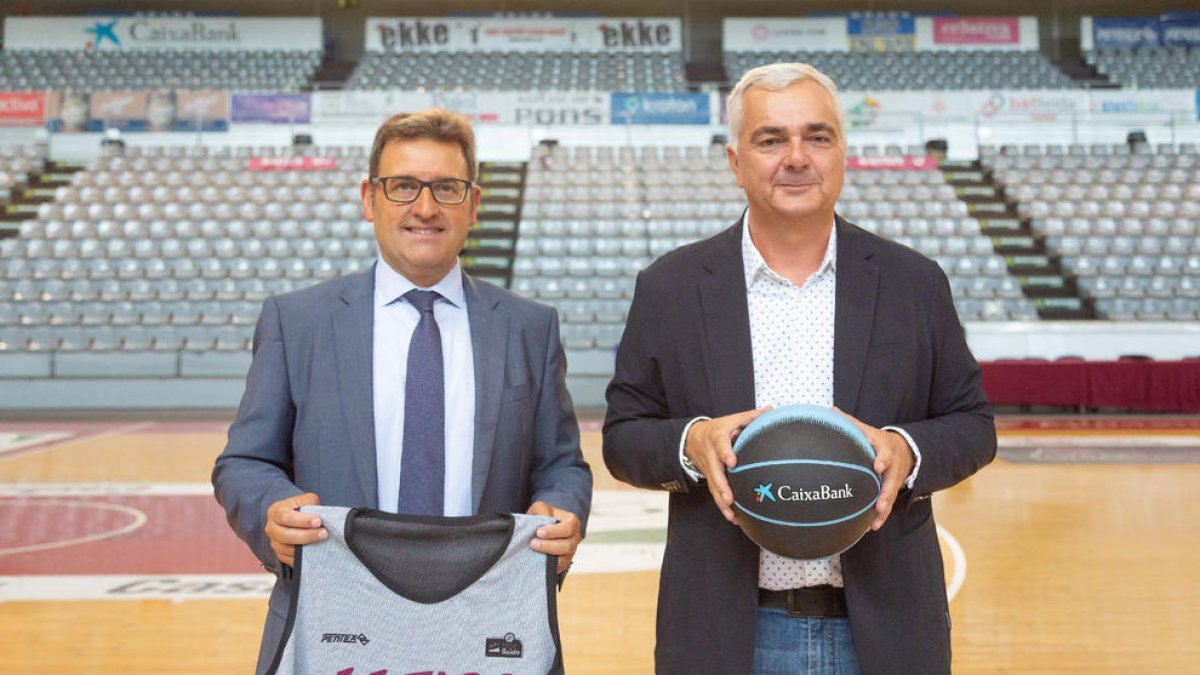 Josep Maria González y Albert Aliaga, en el Barris Nord.