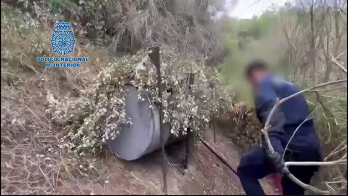 Imágenes del operativo policial sobre los acusados de preparar un sabotaje a la Vuelta en Solsona.