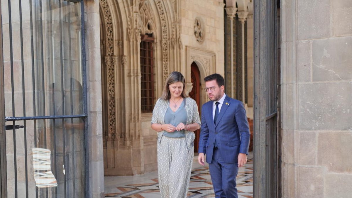 La síndica d'Aran, Maria Vergés, i el president de la Generalitat, Pere Aragonès, aquest dijous.