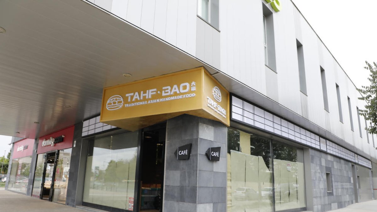 El restaurante será de comida asiática, como muestra su cartel.