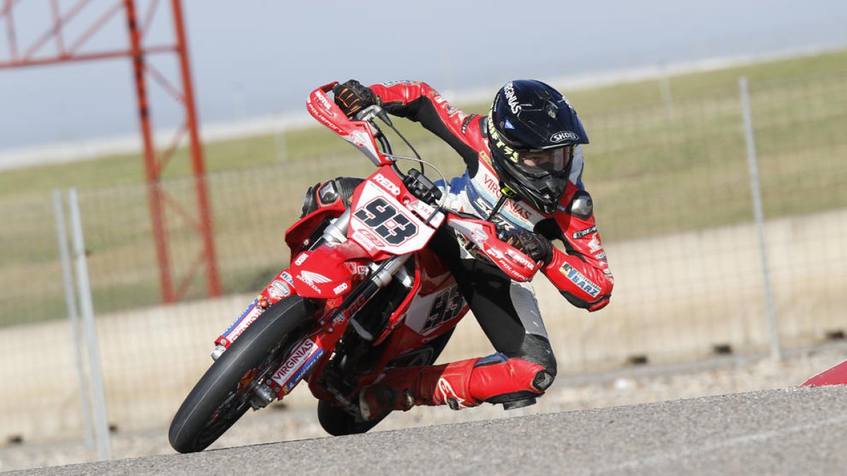 El leridano Max Serra durante una de las sesiones en el Circuit de Alcarràs.