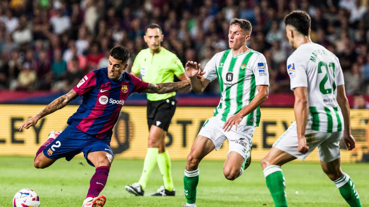 Joao Cancelo, un golazo de calidad.