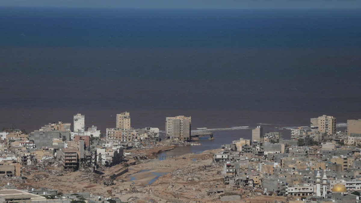 Vista de la ciudad de Derna, devastada tras las inundaciones.
