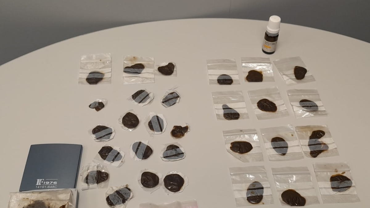 Substàncies decomissades als joves detinguts.