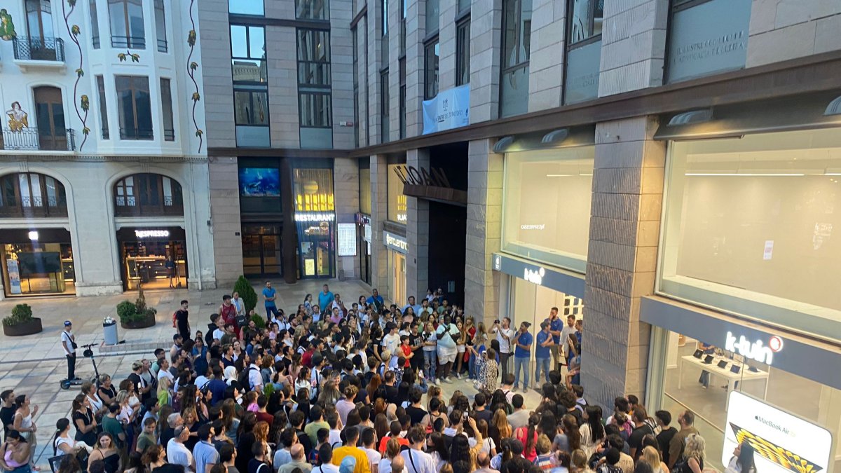 Més de 500 persones a la inauguració d’una botiga K-tuin a Lleida