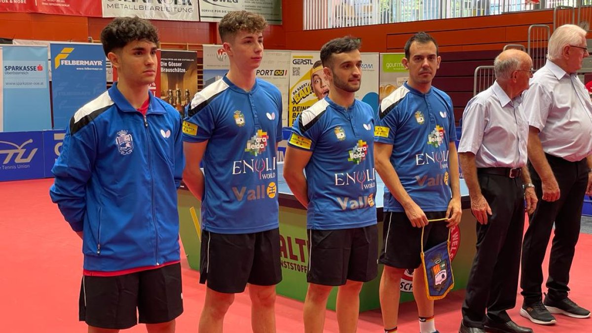 Cesc Carrera, que ayer no jugó, Norbert Tauler, Joan Masip y Marc Duran, antes del partido.