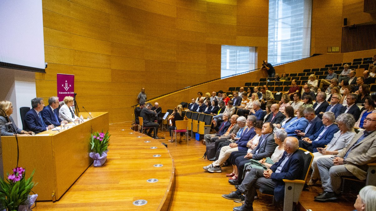 El Govern alerta d'una bretxa salarial de gènere del 12,7% a la universitat pública - GERARD HOYAS