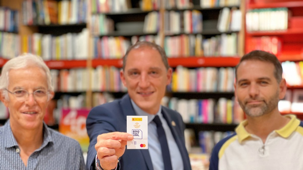 Caselles, Crespín i Blanco van promocionar ahir el Bo Cultural. - SUBDELEGACIÓ DEL GOVERN EN LLEIDA