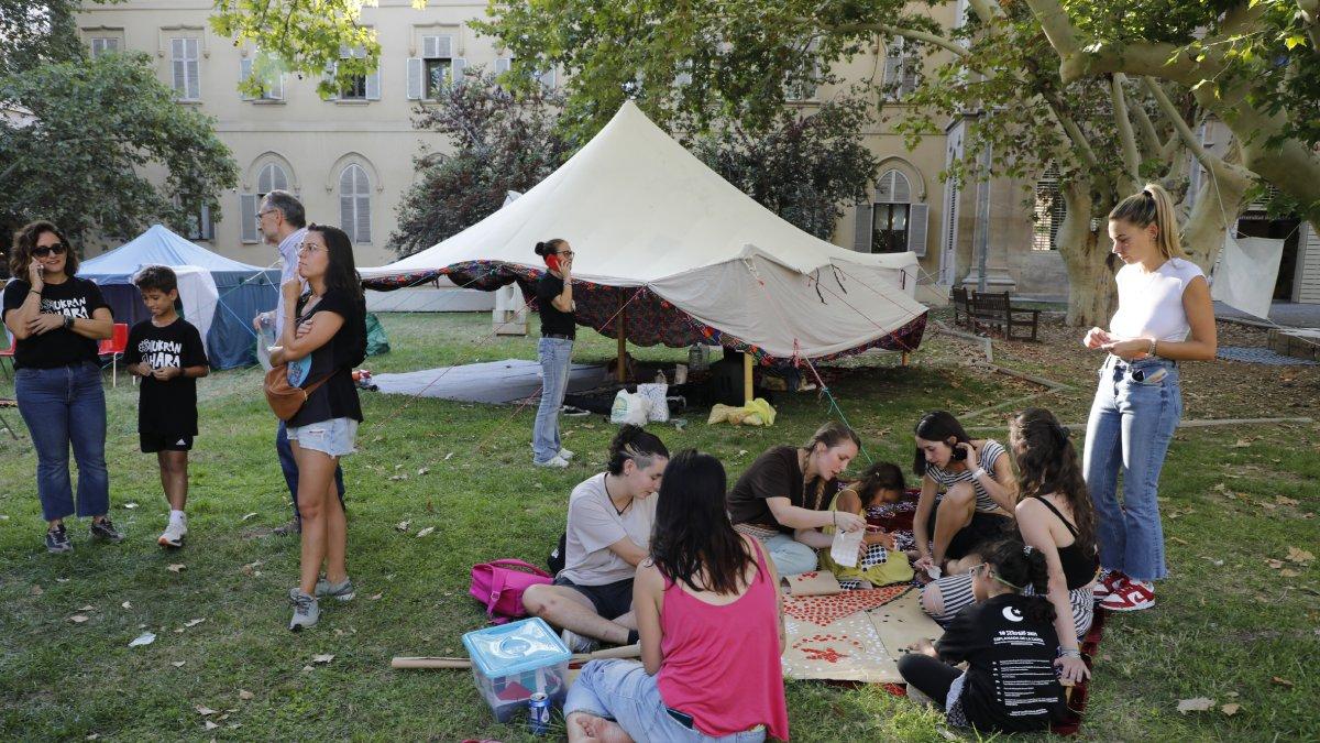 La ‘Haima per un Sàhara lliure’ va tornar ahir el Rectorat de la Universitat de Lleida. - AMADO FORROLLA