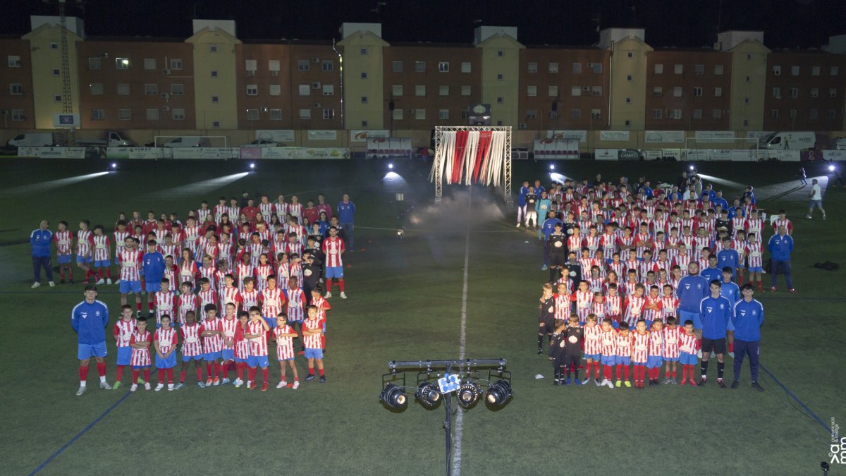 El CF Agramunt presenta la nueva temporada con 16 equipos y más de 200 jugadores - ALBERT MALET/AMM COMUNICACIÓ