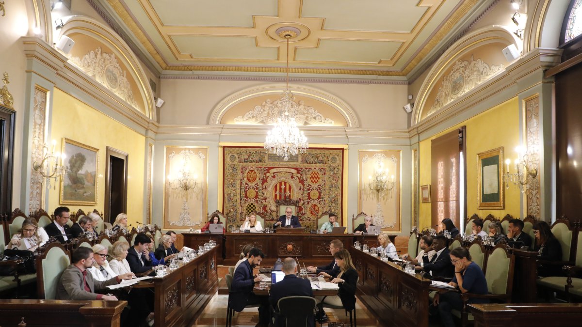 Un moment del ple ordinari de setembre a la Paeria de Lleida.