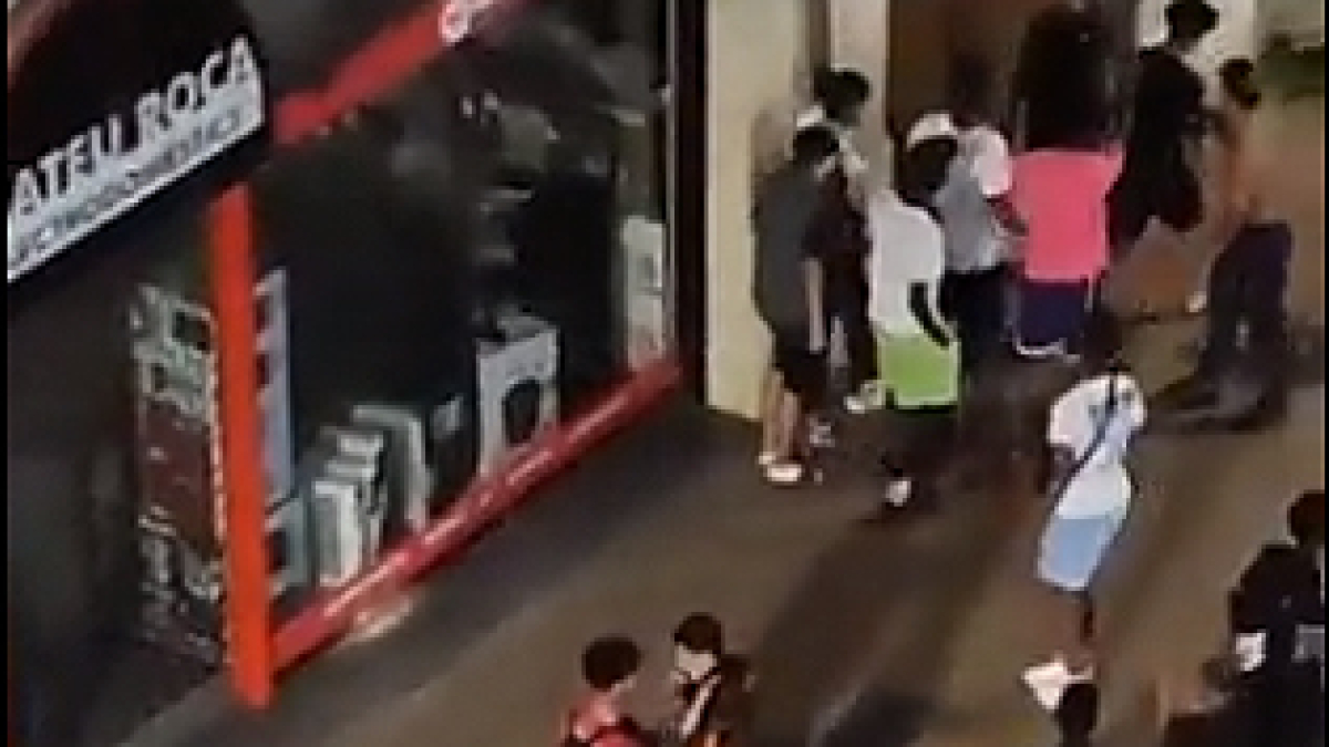 La baralla es va produir a les 20.30 hores de diumenge. - @NURIAJOMBA12