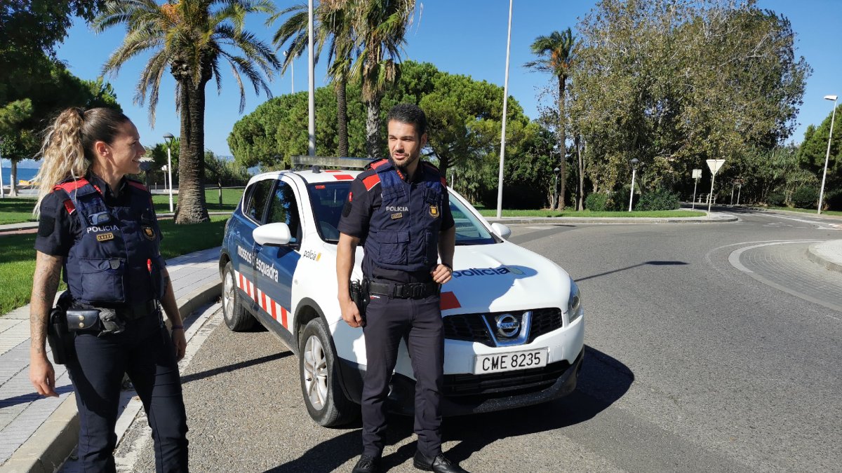 Anna i Joan, els dos agents que van socórrer el menor. - ÀNGEL JUANPERE/DIARI DE TARRAGONA