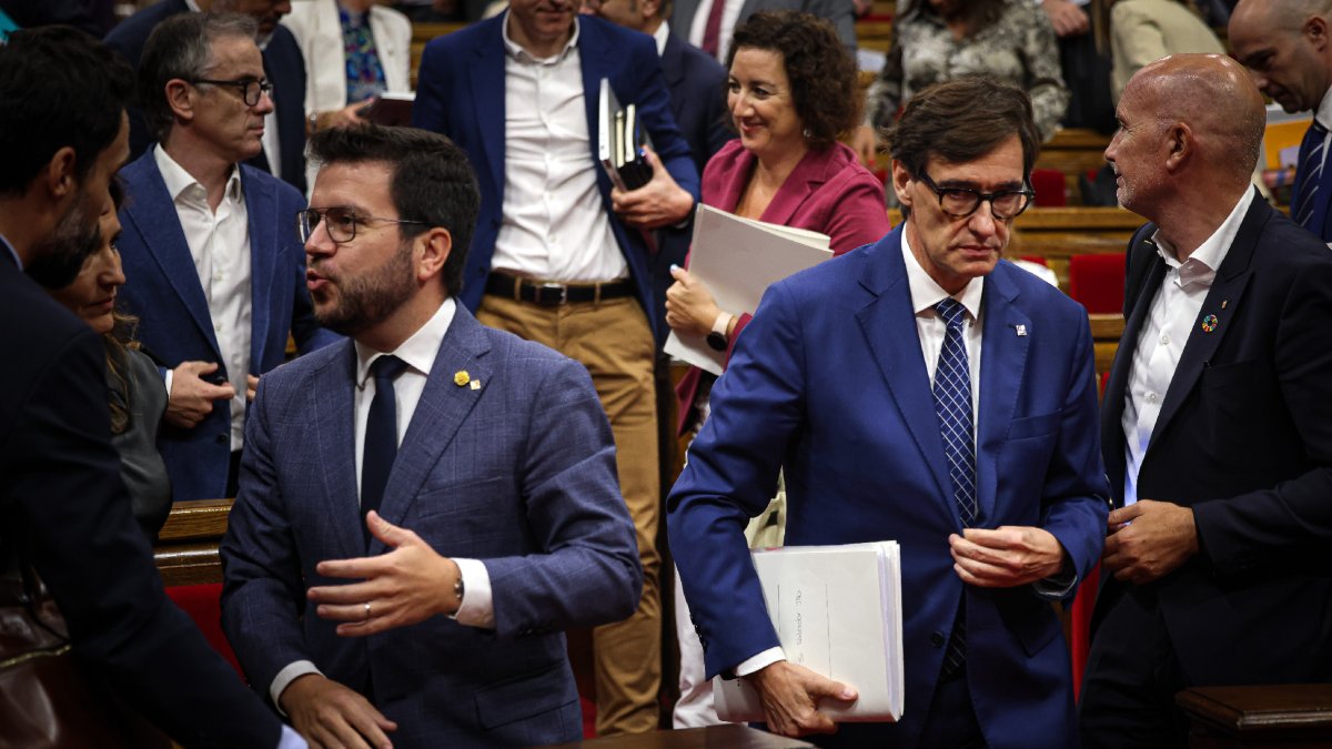 Pere Aragonès y Salvador Illa ayer en la jornada de clausura del debate de política general. - ACN