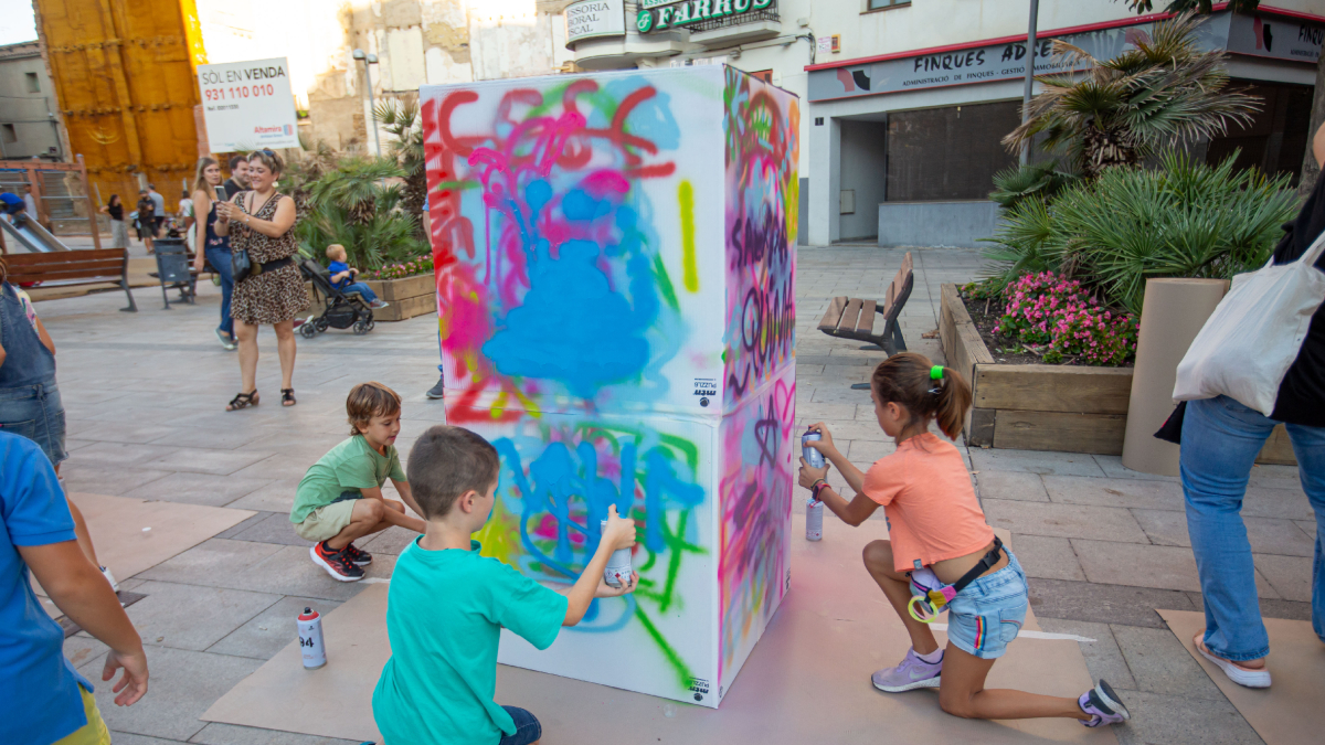 Taller de grafitis con Txus Montejano. - JORDI ECHEVARRIA