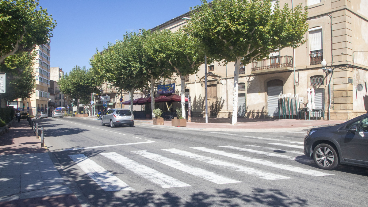 El centre de Tàrrega registra un important volum de trànsit. - LAIA PEDRÓS