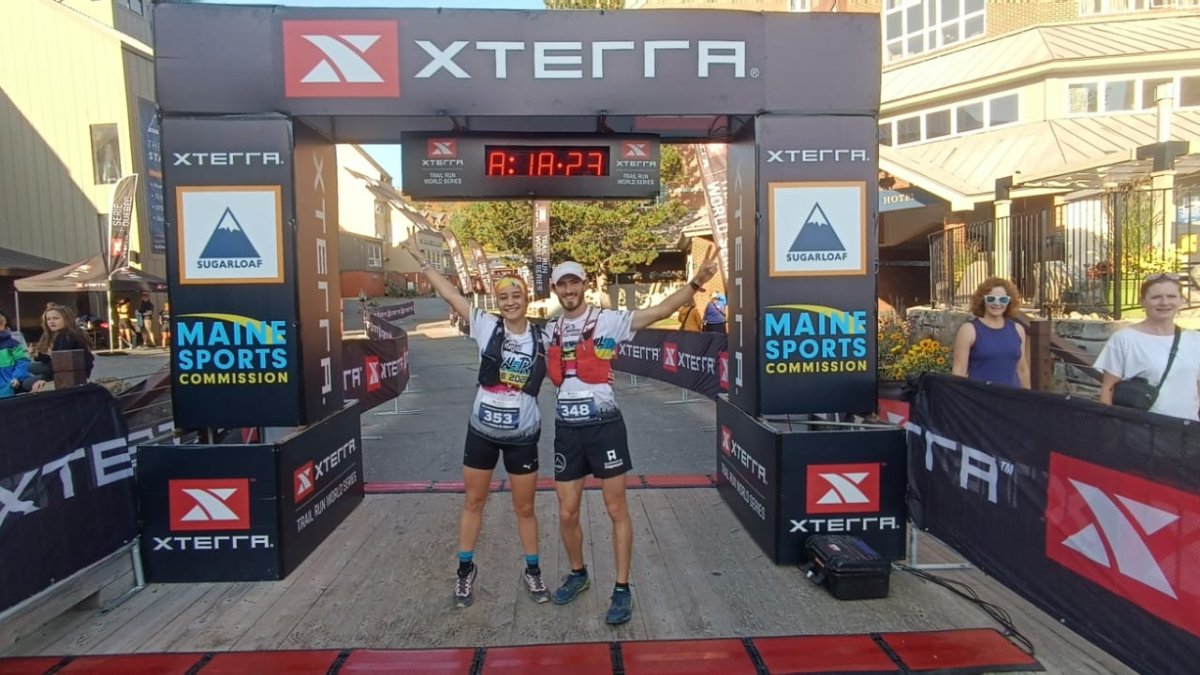 Leila Romero i Sergi Beltran posen al podi al finalitzar segons la prova.