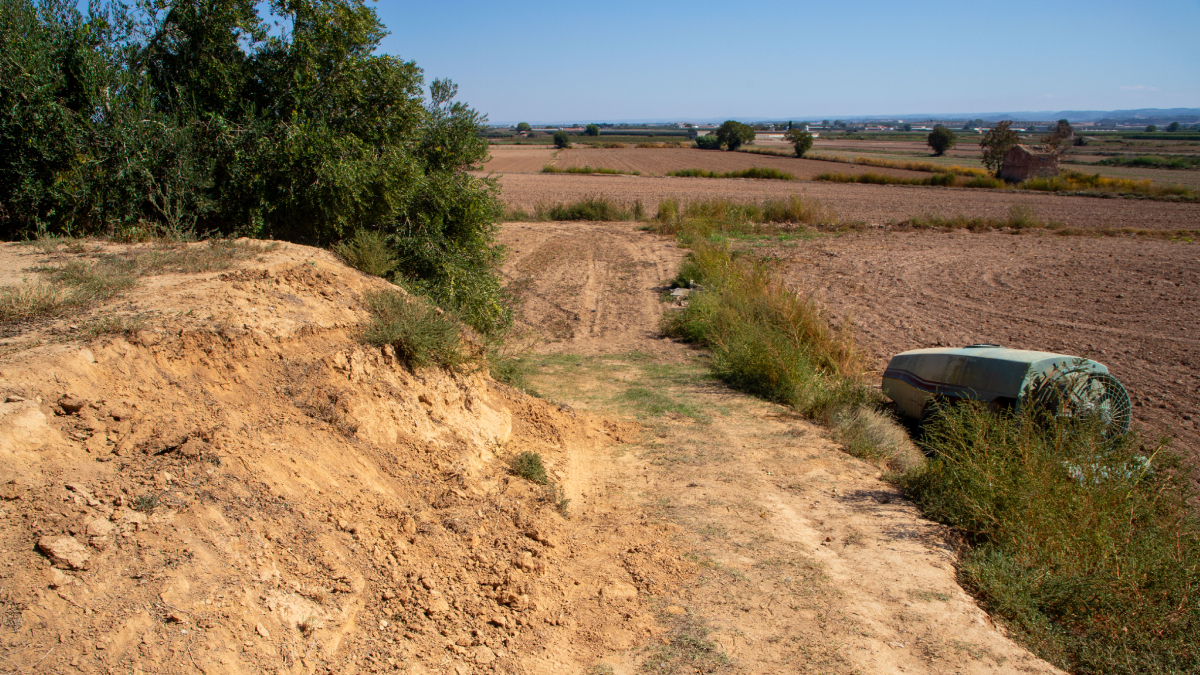 Todo apunta a que la cisterna cedió por la irregularidad del terreno y golpeó al agricultor. - GERARD HOYAS
