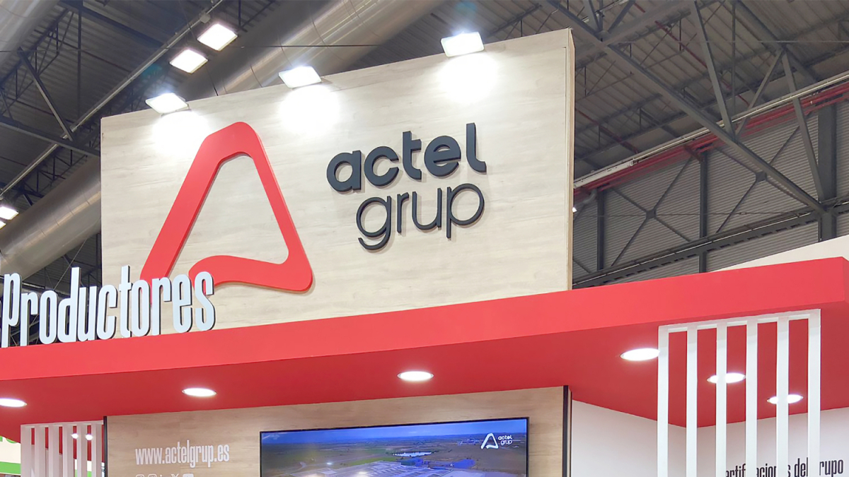 La directora de ActelGrup, Teresa Teixiné, va rebre el guardó. - ACTELGRUP