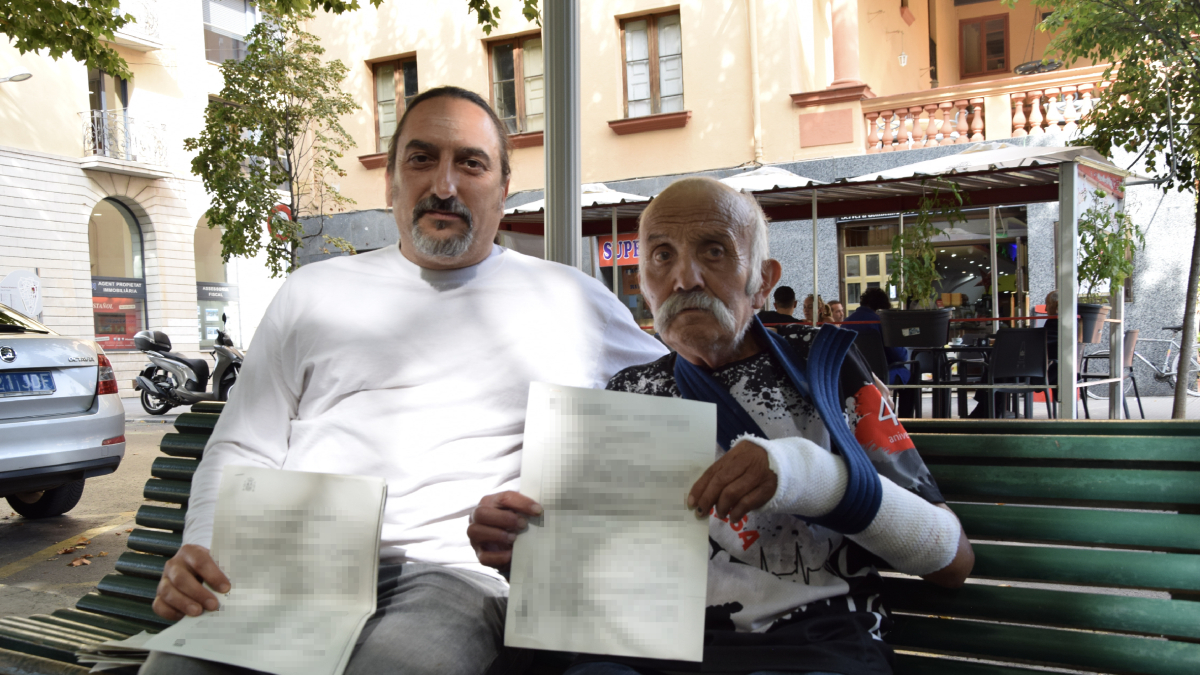 Ruf Silvestre i Lluís Pagés, ahir a la Seu amb les denúncies. - C. SANS