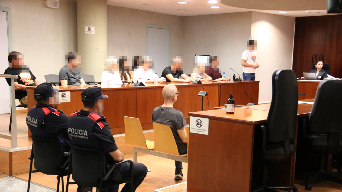 Moment de la lectura del veredicte per part del jurat aquest divendres al vespre a l'Audiència de Lleida