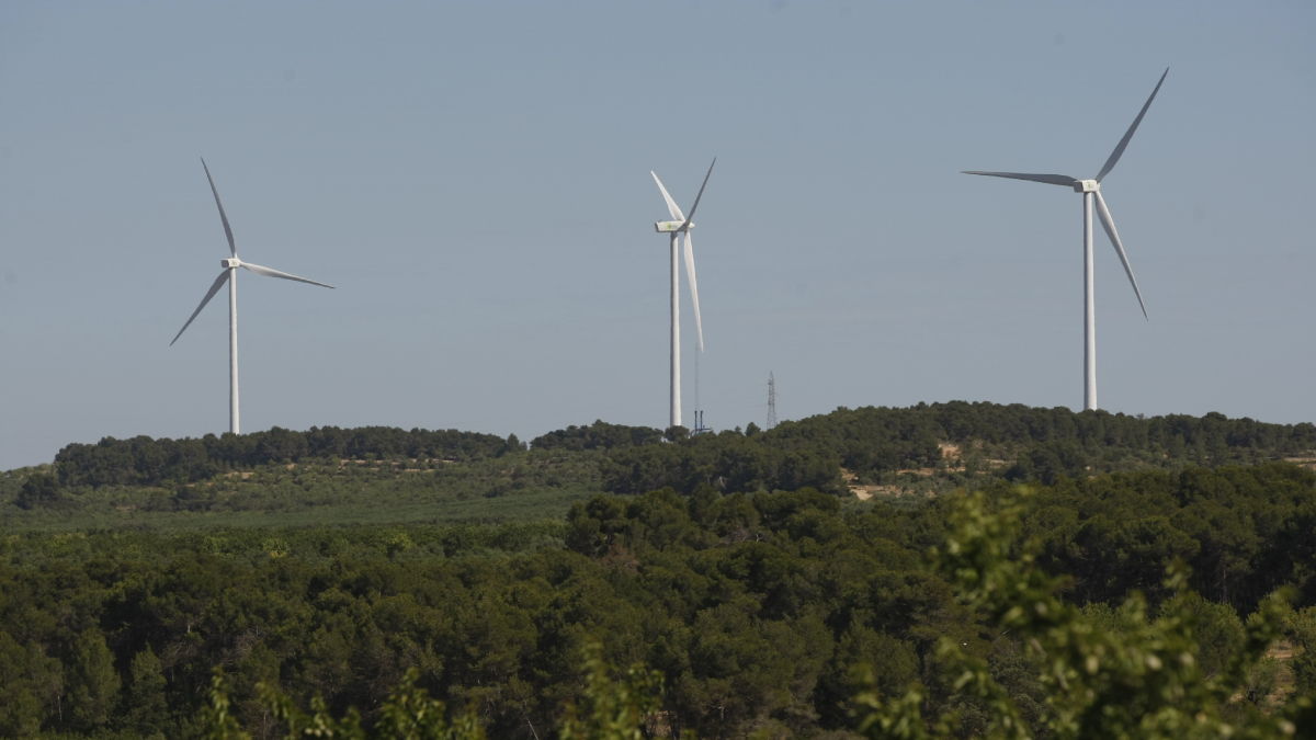 Imagen de archivo de molinos de viento en Les Garrigues. - ITMAR FABREGAT