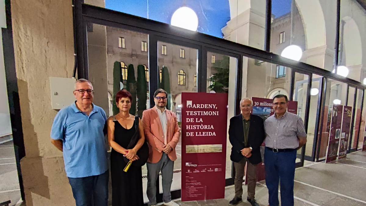 Exposición sobre dos mil años de historia de Gardeny en el Rectorado - ASSOCIACIÓ CULTURAL CASTELL DE GARDENY