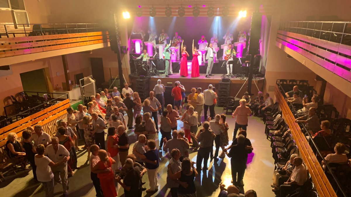 Concierto y sesión de baile con la orquesta Montgrins. - AYUNTAMIENTO DE IVARS D’URGELL