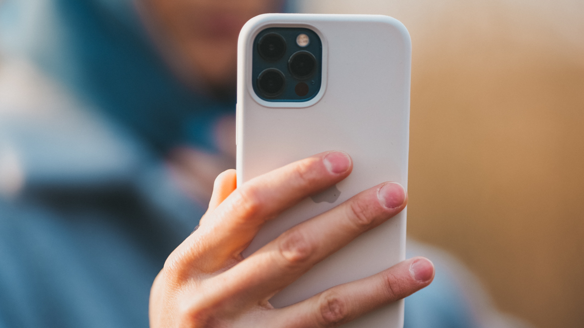 Imatge d’arxiu d’un menor fent-se una 'selfie'.