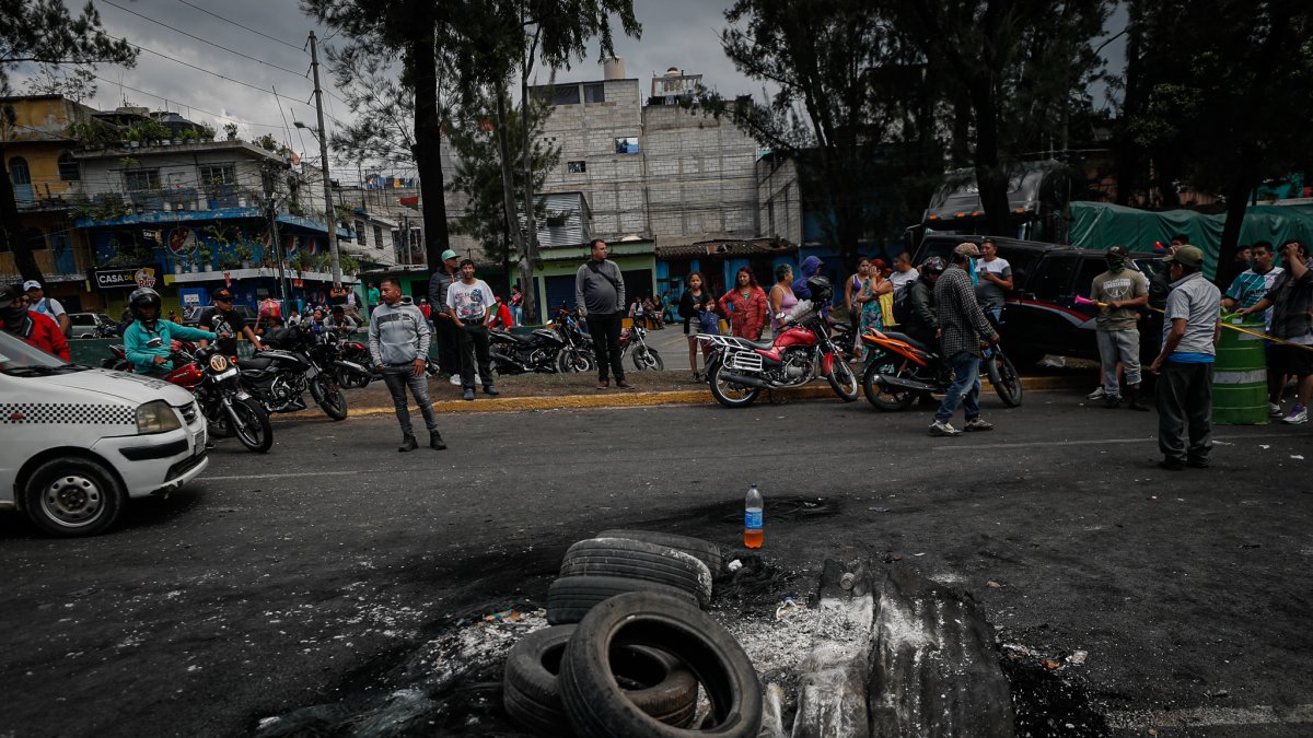 Fotografía de bloqueos en la carretera en Guatemala. - DAVID TORO/EFE