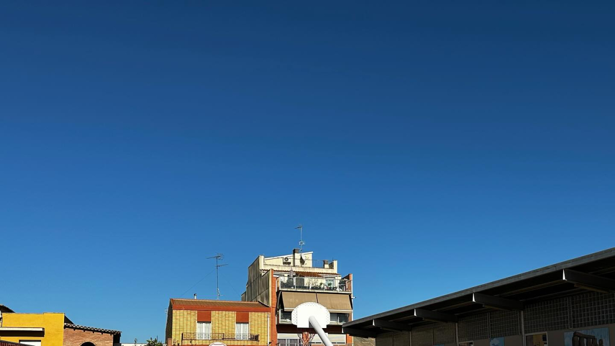 Estreno de la reforma del patio del colegio la semana pasada. - AJUNTAMENT DE SERÒS