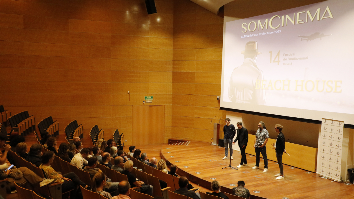 Director, actor i productor de ‘Beach House’, ahir abans de la projecció inaugural del Som Cinema. - AMADO FORROLLA